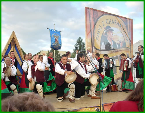 Le manifestazioni del gruppo folk